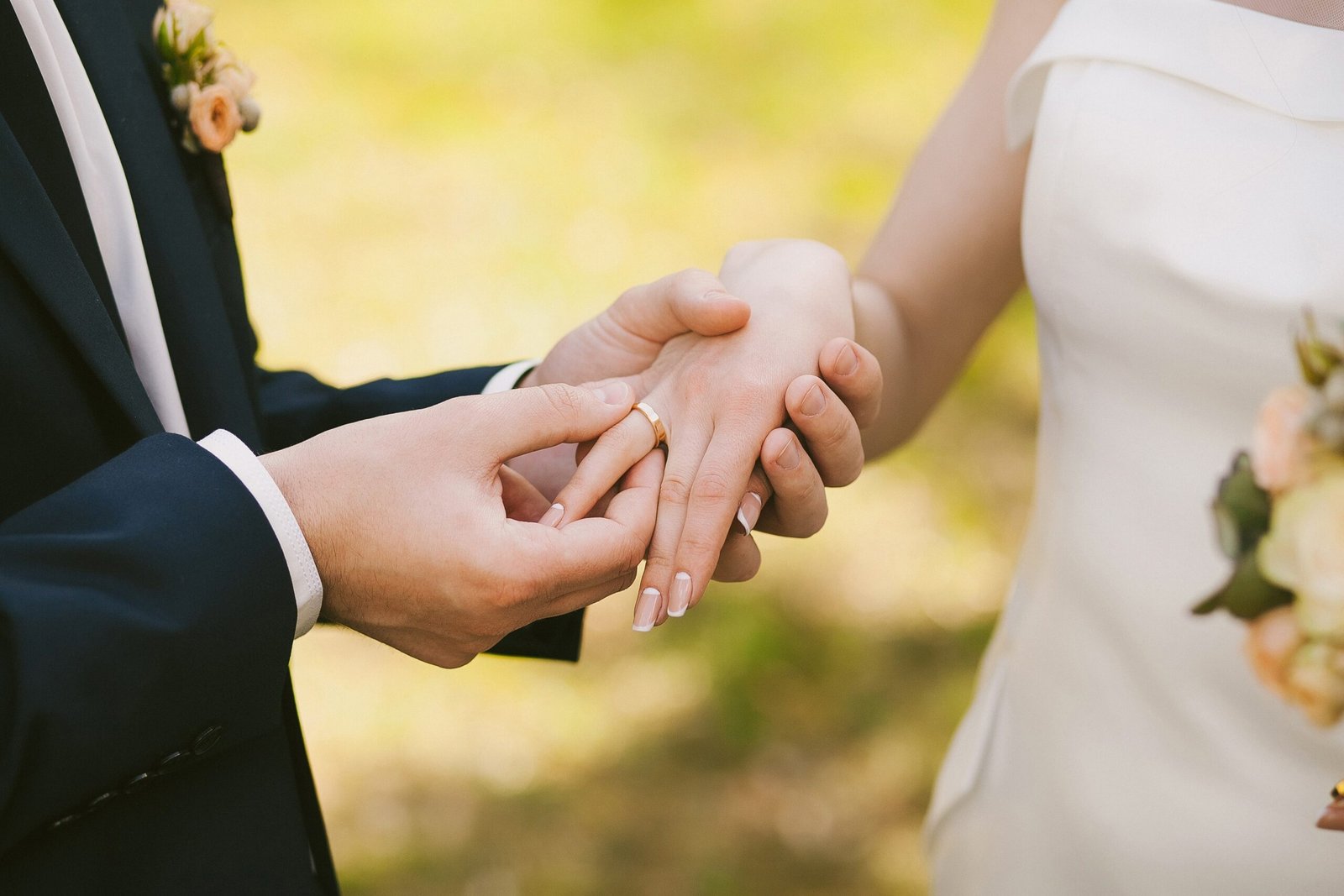Estudo para casais. Tema: Características de um Casamento estável.