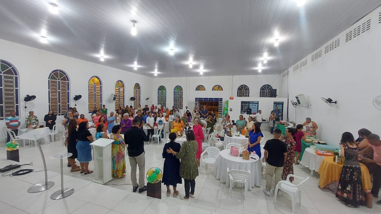 Igreja do Betel Brasileiro Geisel celebra jantar de comunhão